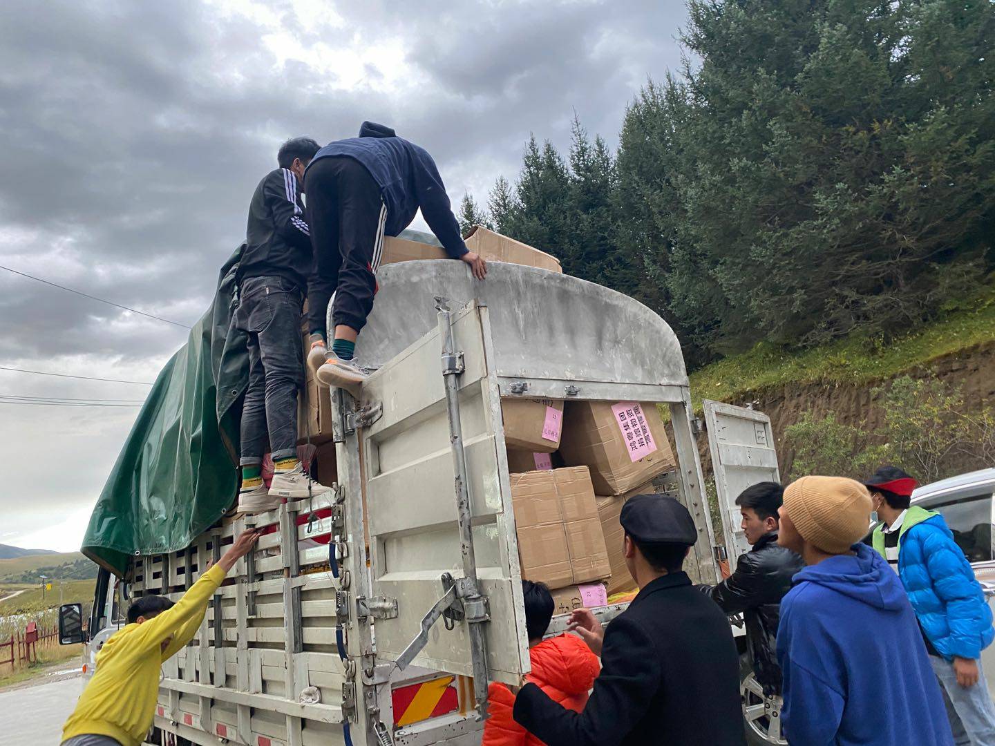 长春泰然智能生物科技有限公司公益回顾丨家国同欢月同圆 温暖满载甘孜州(图5)