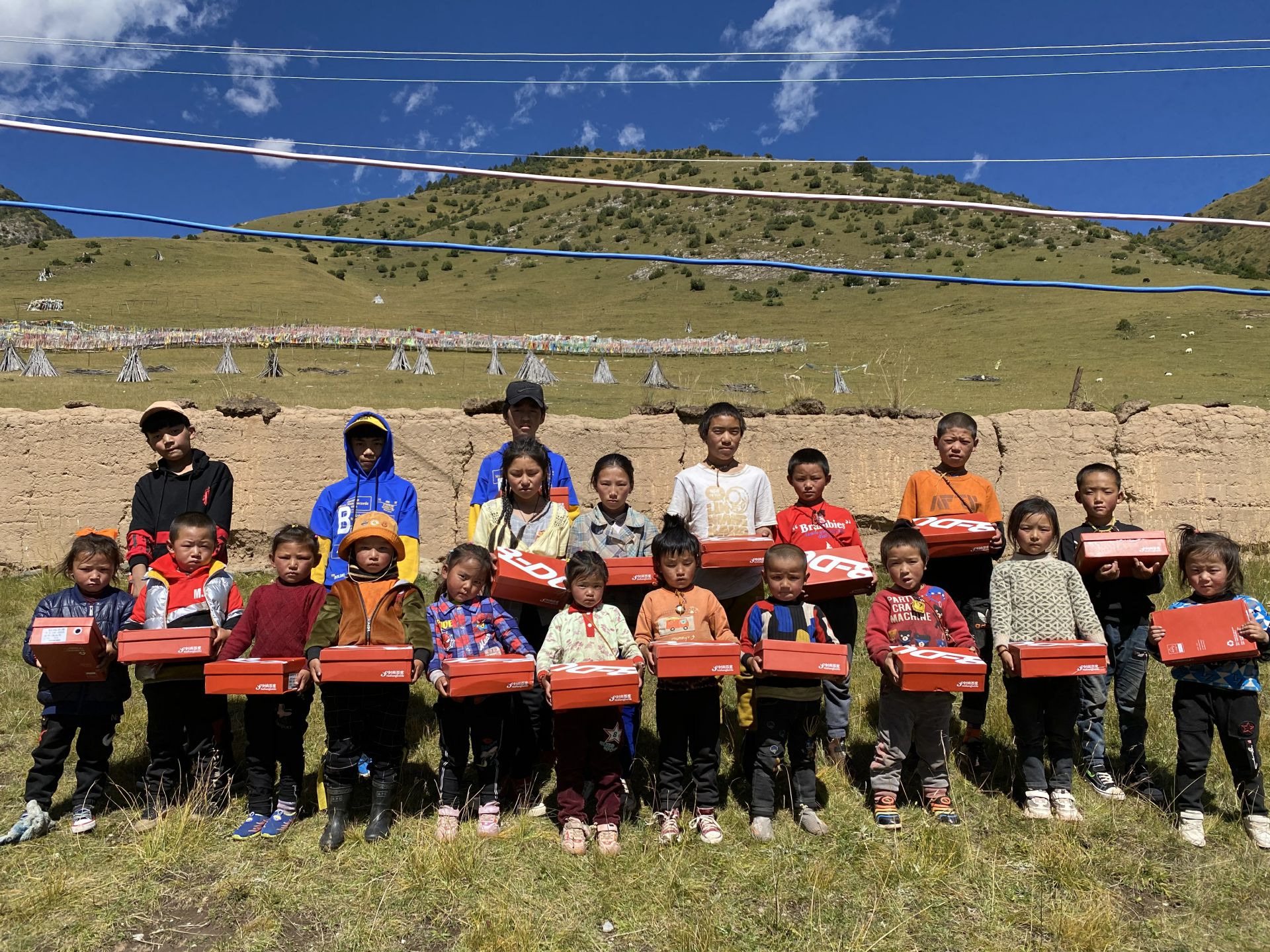 长春泰然智能生物科技有限公司公益回顾丨家国同欢月同圆 温暖满载甘孜州(图13)